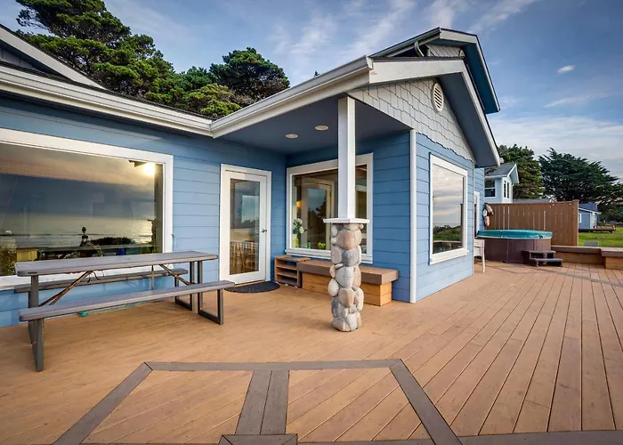 Oceanfront Home In Port Orford: The Lighthouse