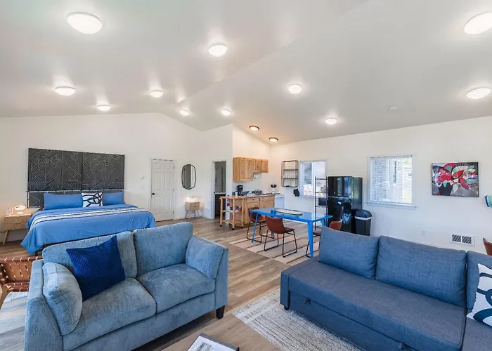 #Stayinmydistrict Oceanview Studio Loft