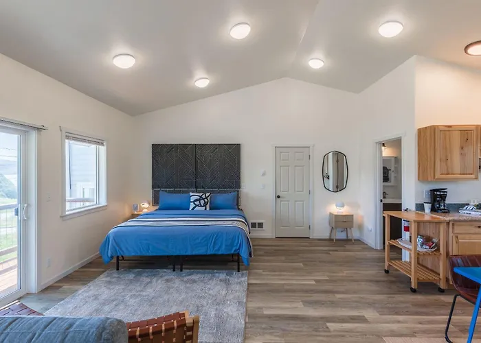 #Stayinmydistrict Oceanview Studio Loft