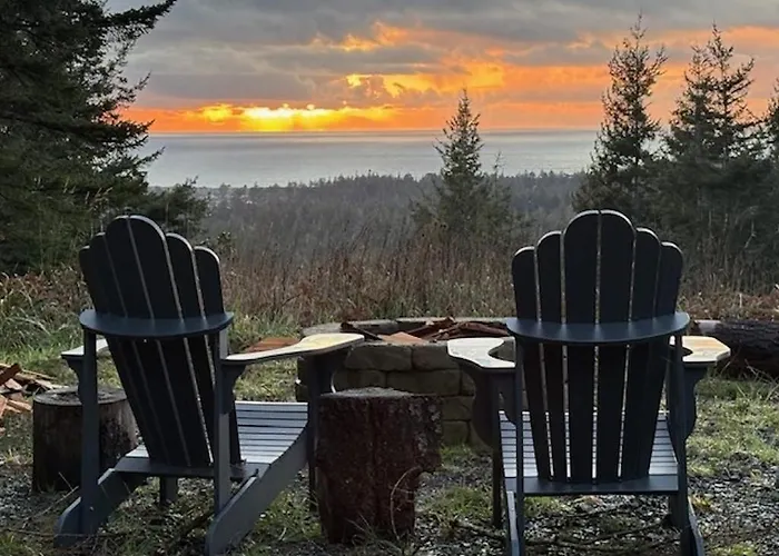 Dog-Friendly Cabin Tucked Into The Trees With Wifi Washer&Dryer & Ocean Views