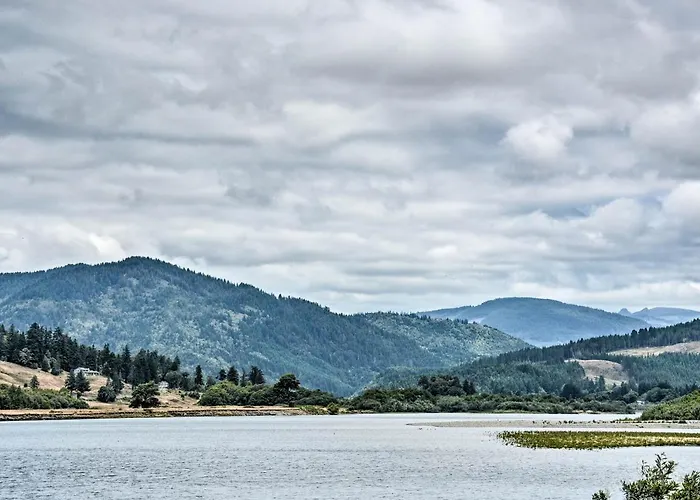 Gold Beach Apartment W/ Activities - 2 Mi To Ocean